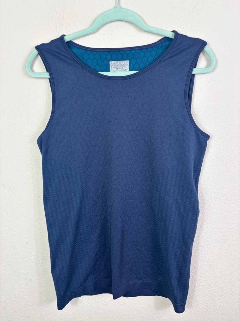 Athleta Seamless Textured Navy Blue Tank Top Athletic Workout size XL